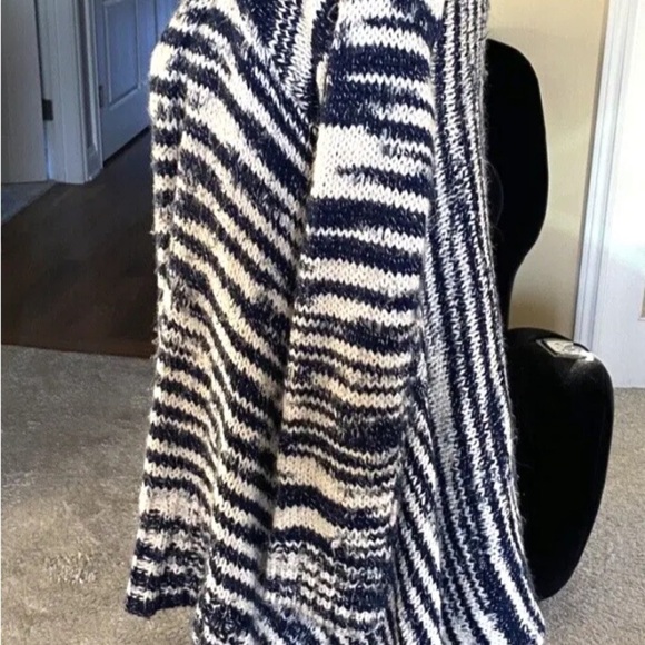 Womens Cotton On Sz Small Knit Wear Cardigan Sweater blue White Striped High Low - Picture 4 of 7